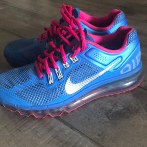 Women’s gently used Nike size 7Y/8